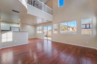1040 Cantabria Heights Ave in Las Vegas, NV - Building Photo - Building Photo