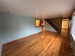 7336 Wheatley Rd in East Syracuse, NY - Building Photo - Building Photo