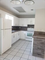 1105 Lexington Cir, Unit C in Edinburg, TX - Building Photo