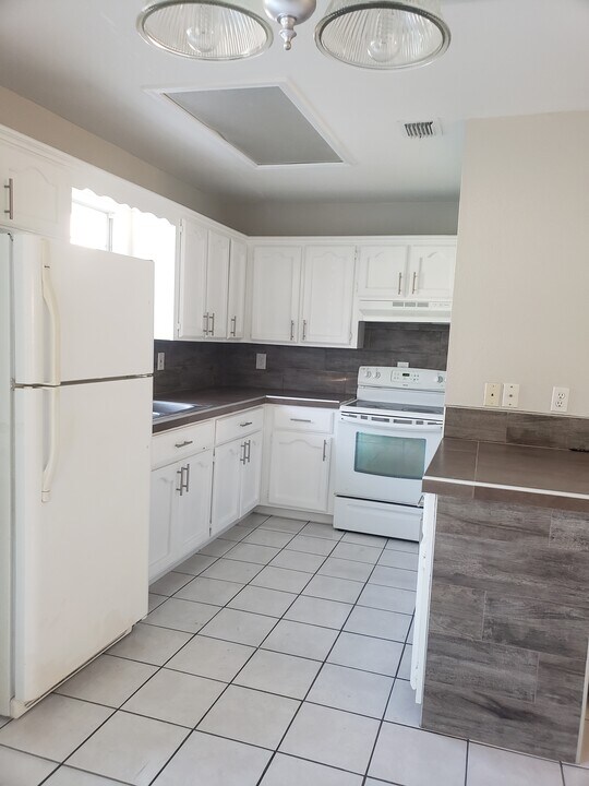 1105 Lexington Cir, Unit A in Edinburg, TX - Foto de edificio