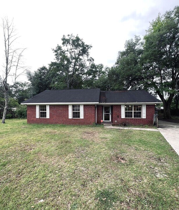 413 Jefferson Cir in Allenhurst, GA - Building Photo
