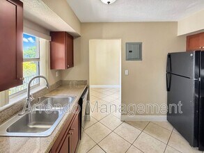 8601 SW 94th St in Miami, FL - Building Photo - Building Photo