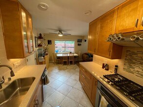 902 Gregory Pl in Davis, CA - Building Photo - Building Photo