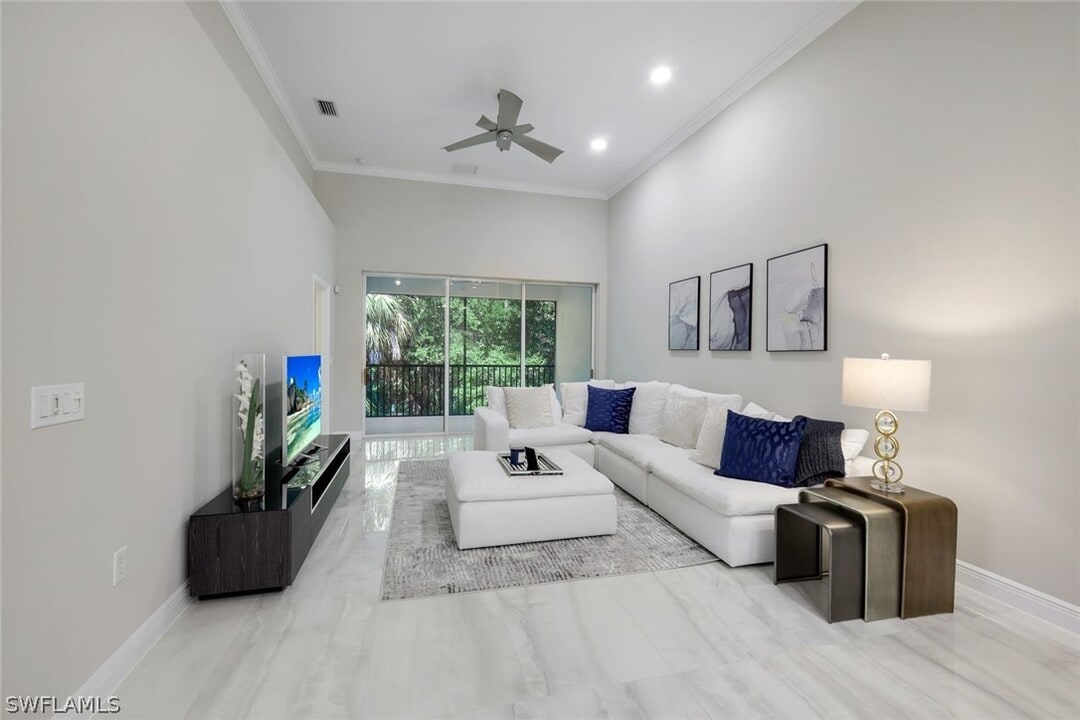 12015 Matera Ln in Bonita Springs, FL - Foto de edificio
