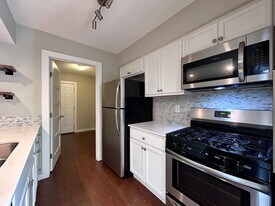 1900 Gracy Farms Ln in Austin, TX - Building Photo