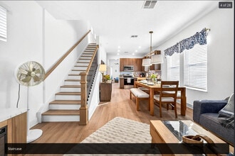 1734 W Cherry St in Tampa, FL - Foto de edificio - Building Photo