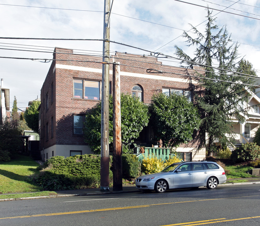 2626 Eastlake Ave E in Seattle, WA - Foto de edificio