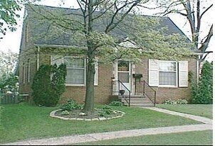 2231 Hamilton St SW in Cedar Rapids, IA - Building Photo