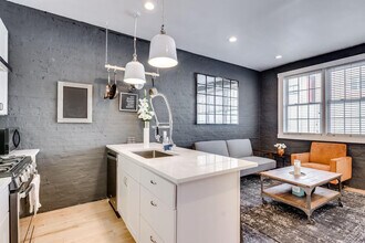 1519 W Superior St in Chicago, IL - Building Photo - Building Photo