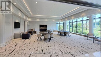 27 McMahon Dr in Toronto, ON - Building Photo - Building Photo