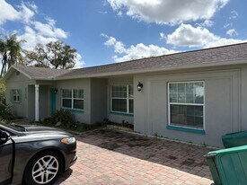 3386 Honeysuckle Rd in Largo, FL - Building Photo