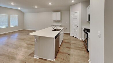 6101 Green Meadow Ln in Oklahoma City, OK - Building Photo - Building Photo