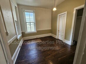 728 Rhode Island St in Lawrence, KS - Building Photo - Building Photo