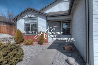 5375 Twin Creeks Dr in Reno, NV - Building Photo - Building Photo
