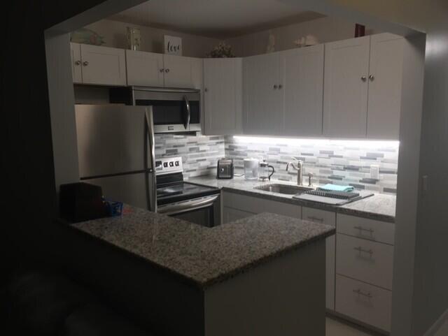 216 Berkshire K in West Palm Beach, FL - Foto de edificio - Building Photo