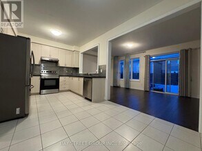 370 Kirkham Dr in Markham, ON - Building Photo - Building Photo