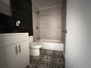 45 Saint Pauls Ave, Unit 2F in Jersey City, NJ - Building Photo - Building Photo