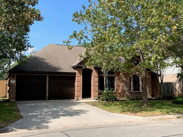 941 Rio Verde in New Braunfels, TX - Building Photo - Building Photo