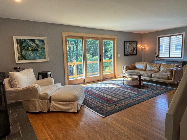 12 Circle Dr in Farmington, CT - Building Photo - Building Photo