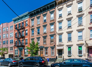 226 Jefferson St in Hoboken, NJ - Building Photo - Building Photo