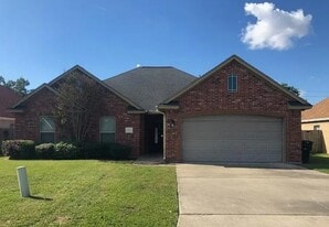 118 S 9th St in Nederland, TX - Building Photo