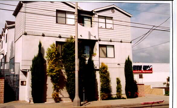 530 W 6th St in San Pedro, CA - Foto de edificio - Building Photo