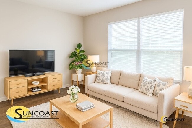 8013 Stuart Ave in Jacksonville, FL - Foto de edificio - Building Photo