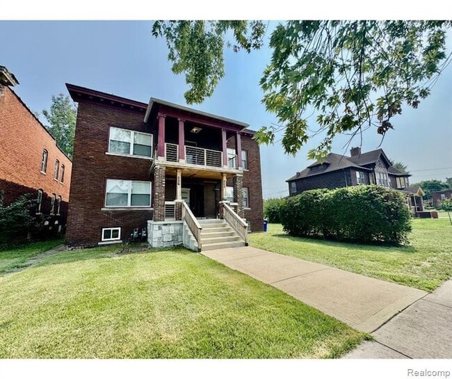 property at 222 Kenilworth St