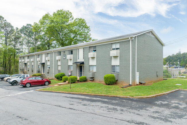 Whispering Oaks in Marietta, GA - Building Photo - Building Photo