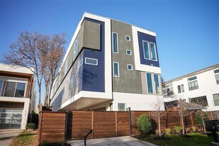 2203 Moser Ave in Dallas, TX - Building Photo