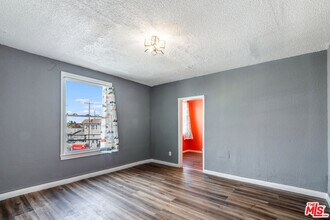 256 W Florence Ave in Los Angeles, CA - Building Photo - Building Photo