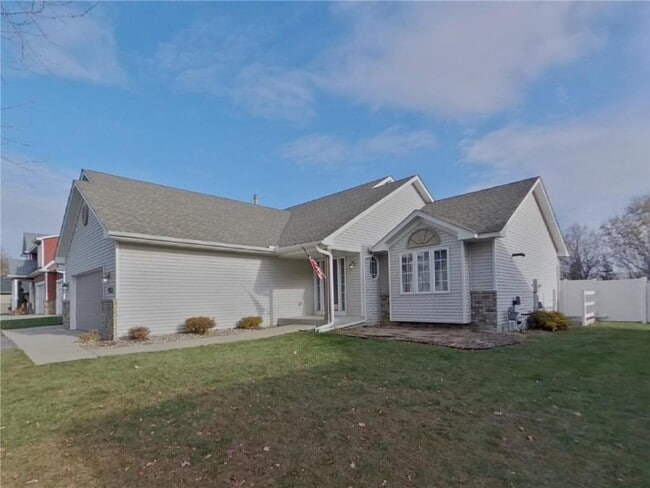 property at 1823 Evergreen Ln