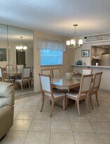 3150 Binnacle Dr in Naples, FL - Building Photo