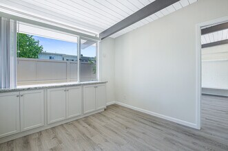 11305 Gladwin St in Los Angeles, CA - Foto de edificio - Building Photo