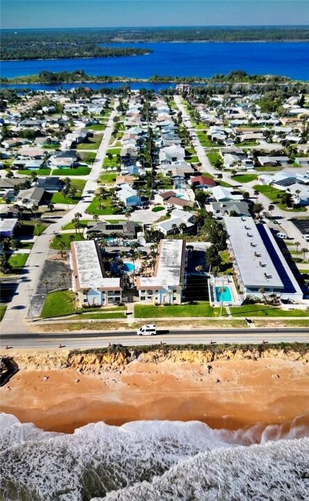 2790 Ocean Shore Blvd in Ormond Beach, FL - Foto de edificio