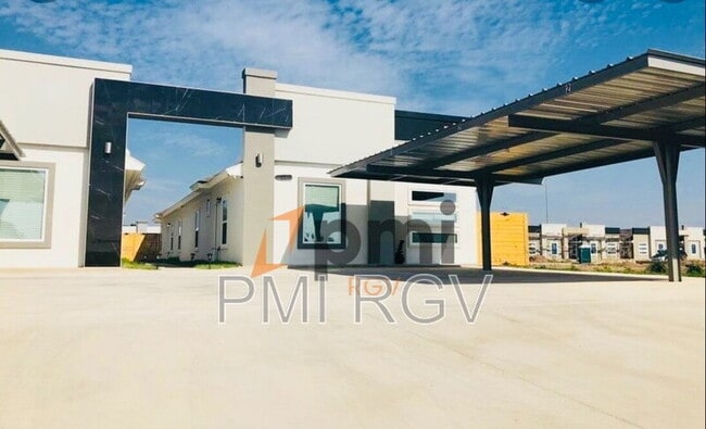 property at 808 W Carmel Ave