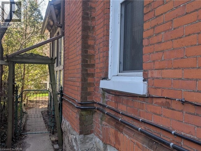 141 Bold St in Hamilton, ON - Building Photo - Building Photo