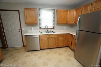 43373 Alva Dr in Belleville, MI - Building Photo - Building Photo