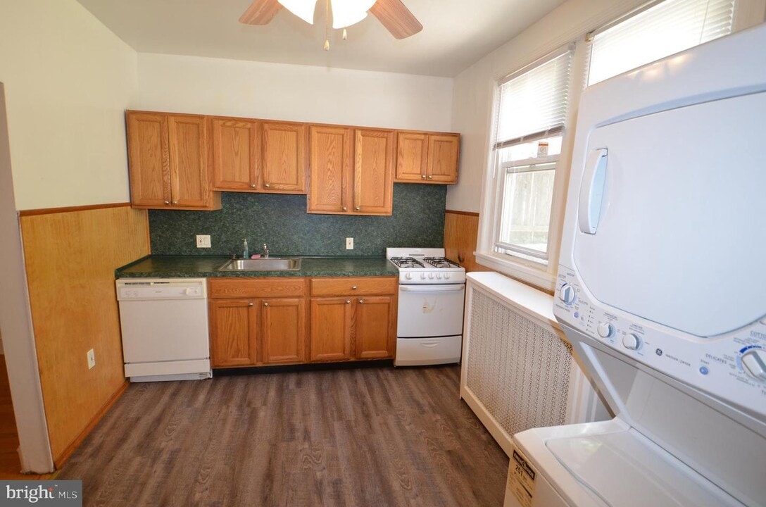 4261 Ridge Ave Photo
