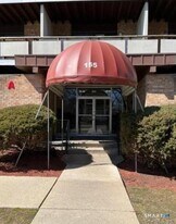 155 Bull Hill Ln in West Haven, CT - Building Photo