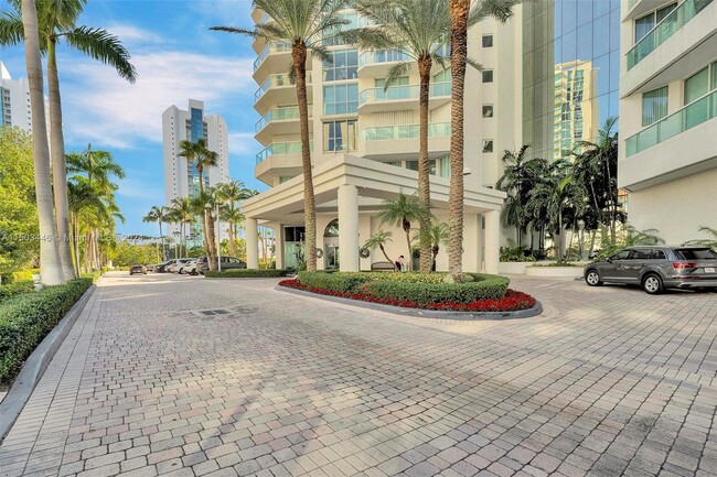 16400 Collins Ave, Unit 1944 in Sunny Isles Beach, FL - Building Photo - Building Photo