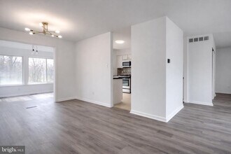 49 Brambling Ln in Voorhees Township, NJ - Building Photo - Building Photo