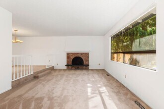 10716 NE 144th Ct in Kirkland, WA - Building Photo - Building Photo