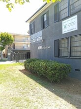 Glendale Terrace Apartments in Glendale, CA - Foto de edificio - Building Photo