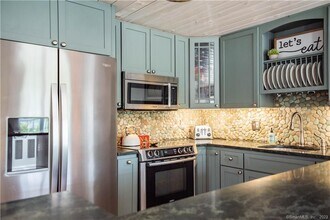 11A Cove St in Old Saybrook, CT - Building Photo - Building Photo