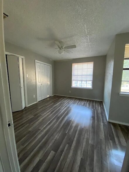 8005 Rothington Rd, Unit 419D in Dallas, TX - Building Photo