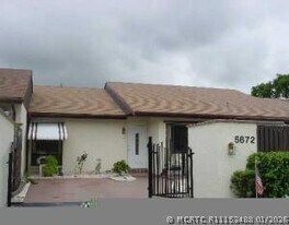 5631 Biscayne Dr in Greenacres, FL - Building Photo
