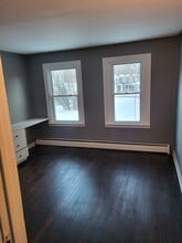 107 Meadow St in Winchester, CT - Building Photo - Building Photo