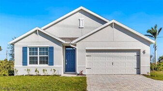 2045 Wanda Ave N in Lehigh Acres, FL - Building Photo