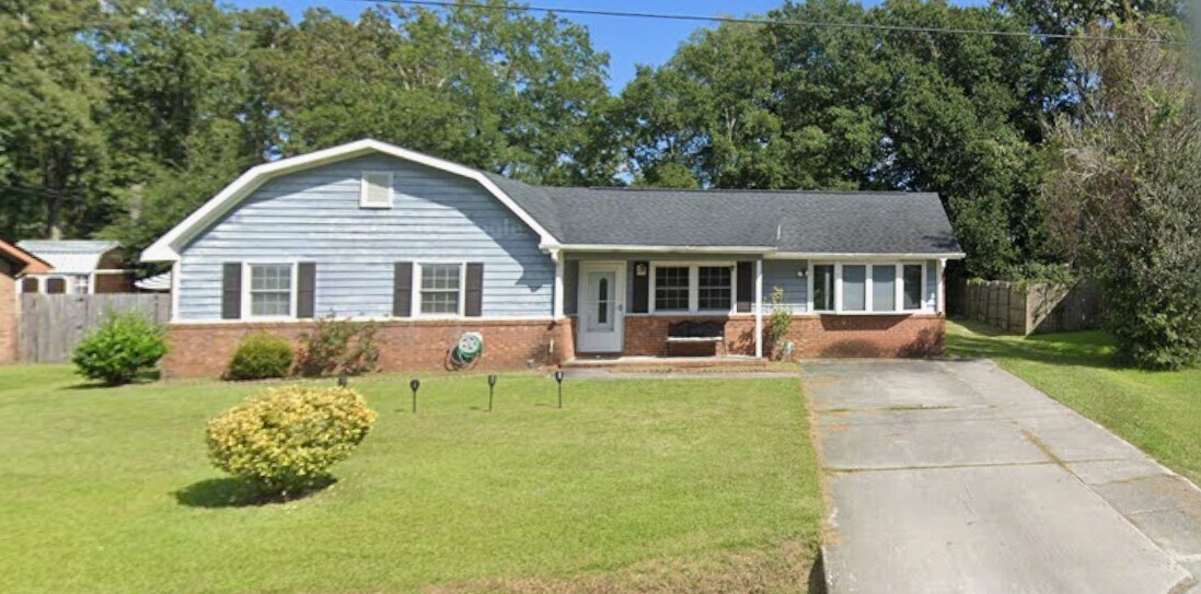 207 Berry Ct in Castle Hayne, NC - Building Photo